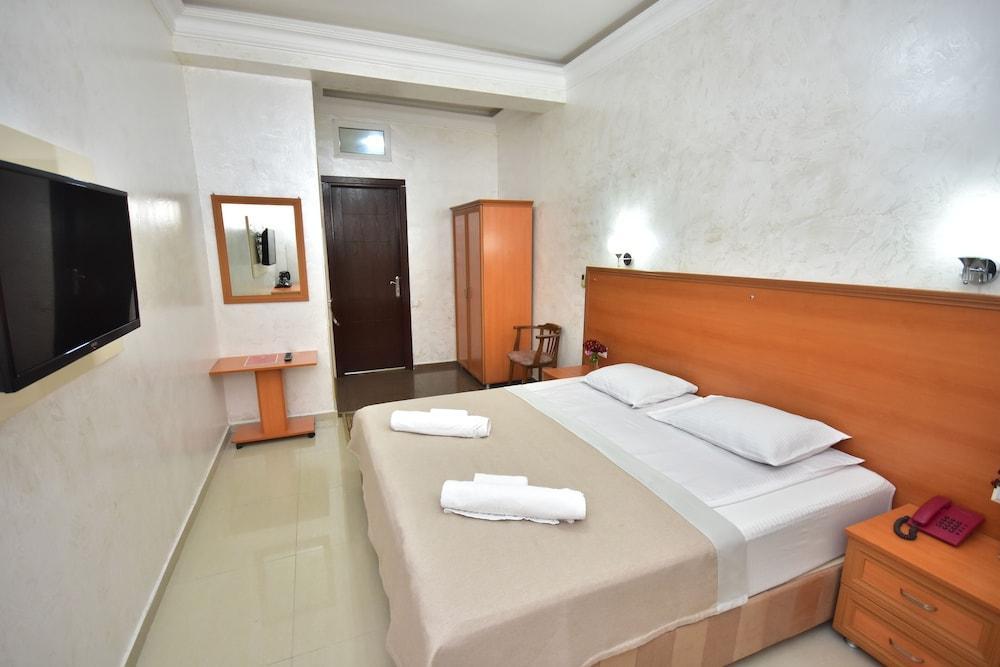 Hotel Chao Batumi Exterior photo