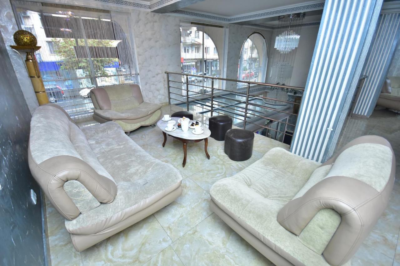 Hotel Chao Batumi Exterior photo