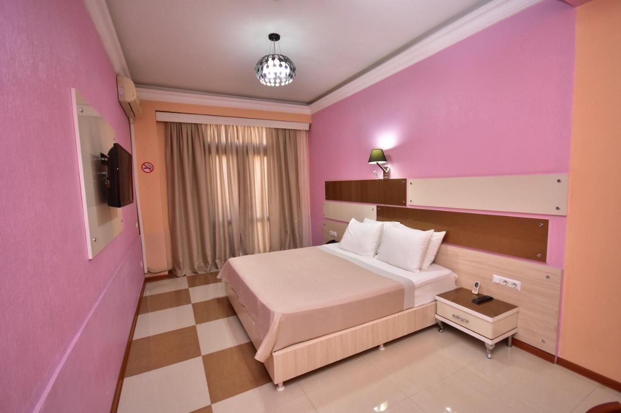 Hotel Chao Batumi Exterior photo