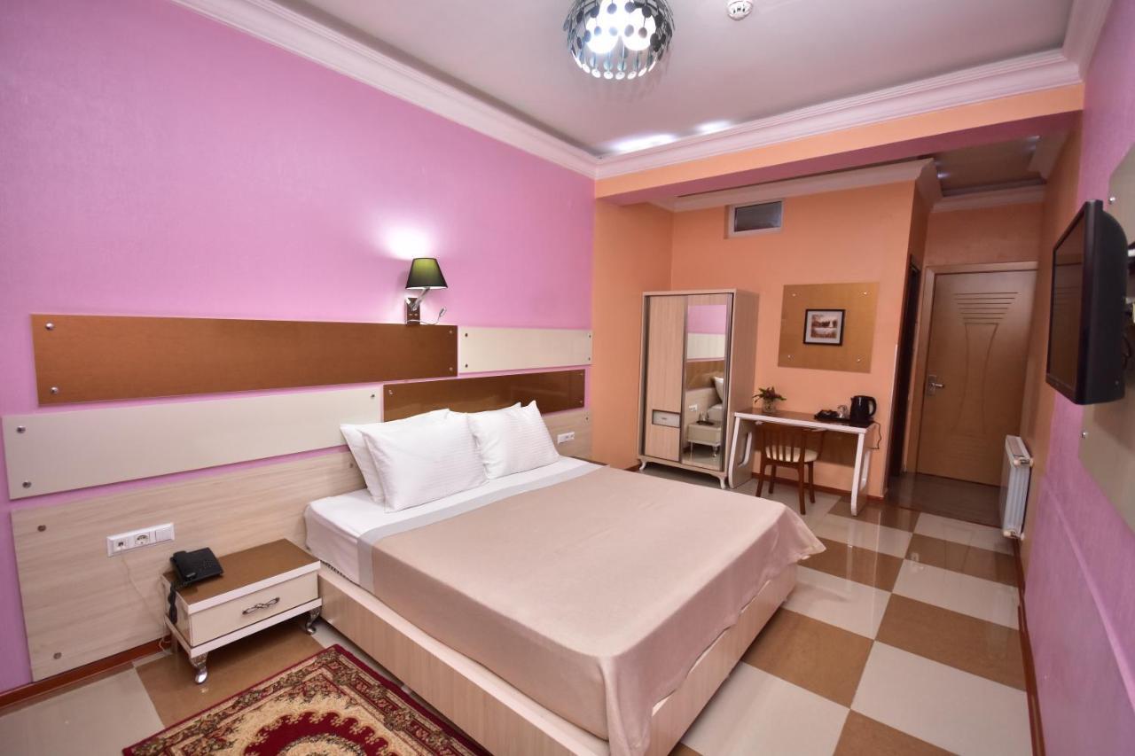 Hotel Chao Batumi Exterior photo