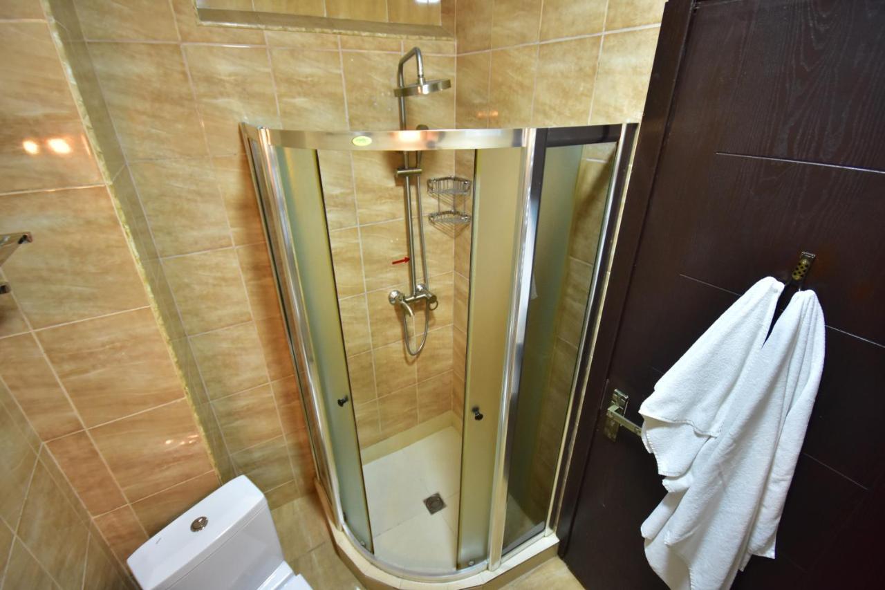 Hotel Chao Batumi Exterior photo