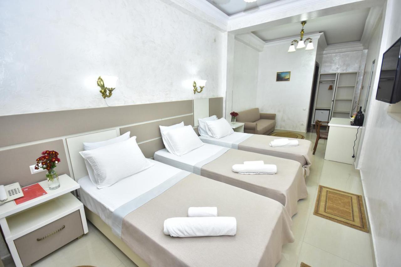Hotel Chao Batumi Exterior photo