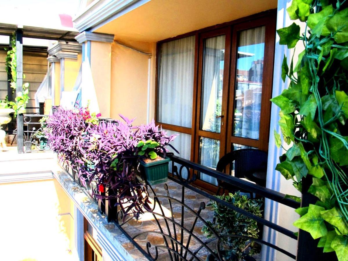 Hotel Chao Batumi Exterior photo